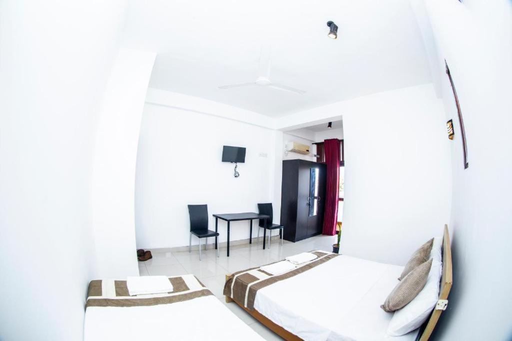 Hotel Blue Bird Negombo Dış mekan fotoğraf