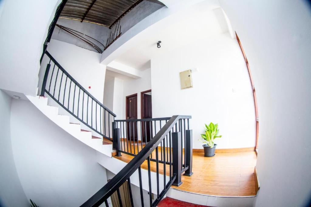 Hotel Blue Bird Negombo Dış mekan fotoğraf