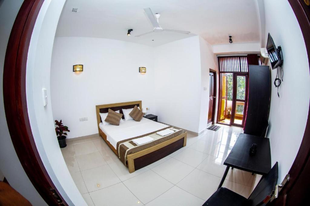 Hotel Blue Bird Negombo Dış mekan fotoğraf