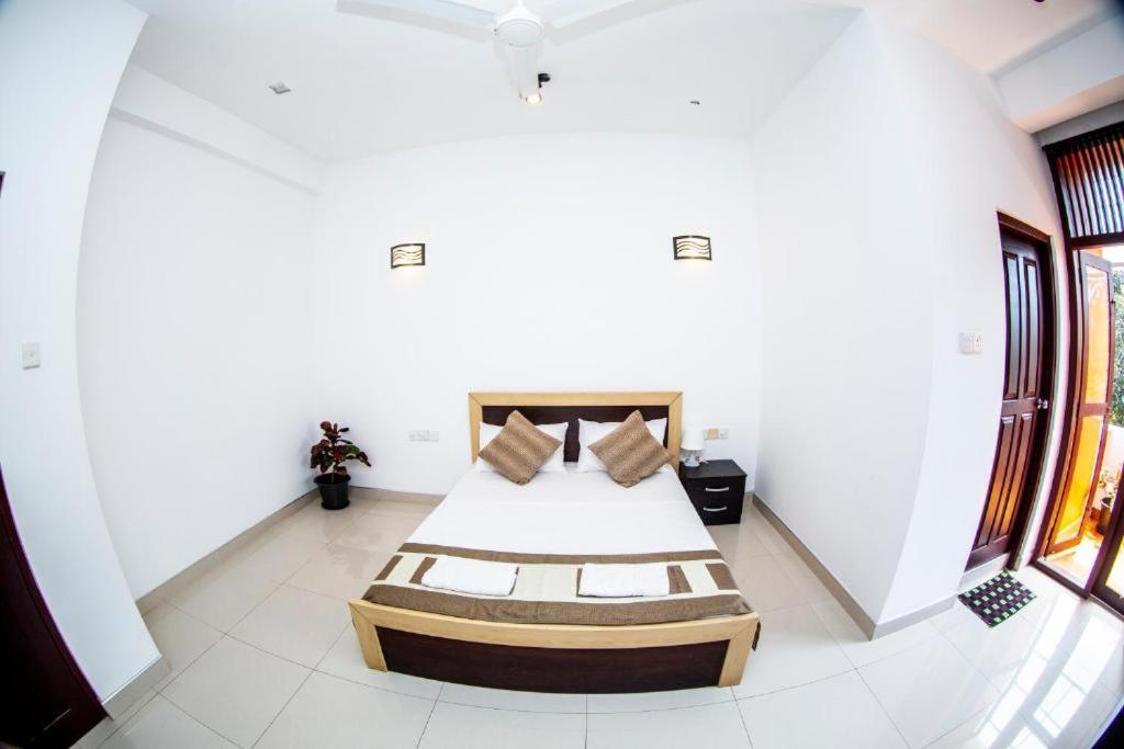 Hotel Blue Bird Negombo Dış mekan fotoğraf
