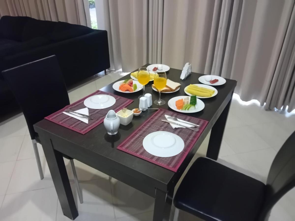 Hotel Blue Bird Negombo Dış mekan fotoğraf