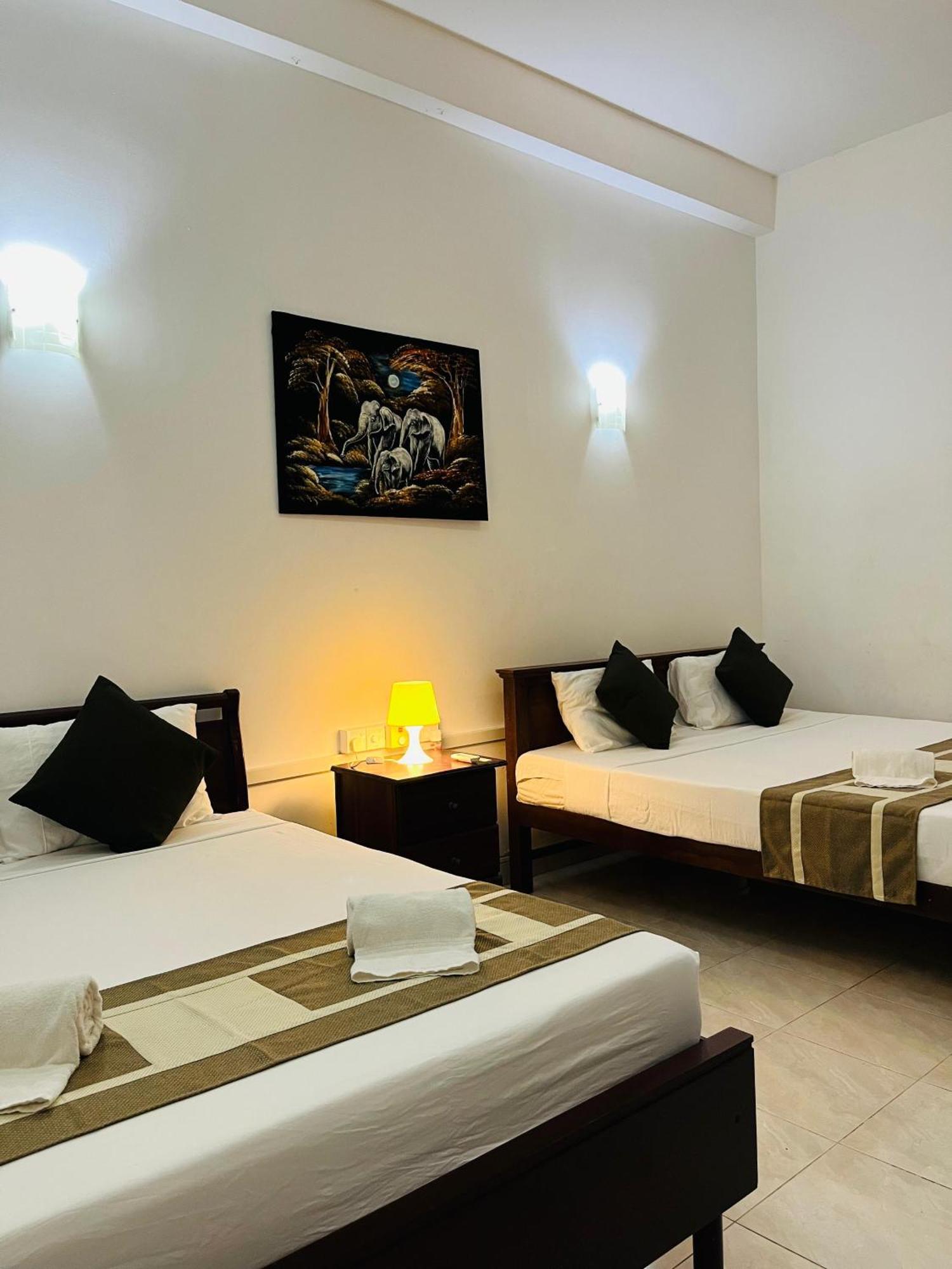 Hotel Blue Bird Negombo Dış mekan fotoğraf
